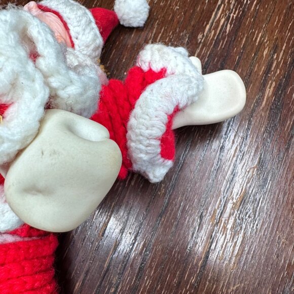 Vintage 60s/70s Santa Claus Crochet Doll Figure With Plastic Face & Boots - Picture 7 of 8
